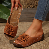 Sandales compensées femme à fleur en relief