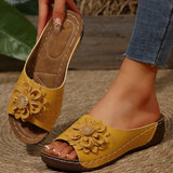 Sandales compensées femme à fleur en relief