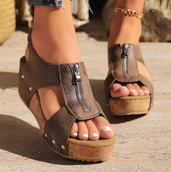 Sandales Compensées à Velcro – Style Bohème Chic